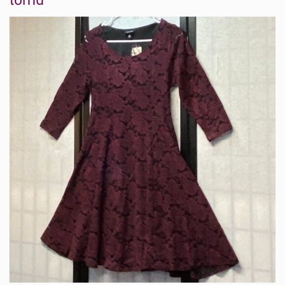 Romantic Lace Dark Red and Black Roses dress - Picture 4 of 13